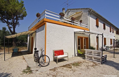Bellocchi Bed & Breakfast | Cozy Bed and Breakfast Under the Stars with Kitchen Access