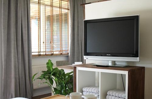 De Zande Bed & Breakfast | Delightful Stay at 'Wij en de Zande' with Breakfast Included