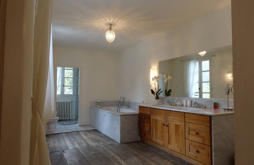 Castillon-en-Couserans House | Cozy Bed and Breakfast Eva with Family-Friendly Amenities