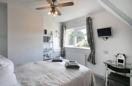 Newark Bed & Breakfast | Guest Rated 10/10: BED AT BOWBRIDGE in Downtown