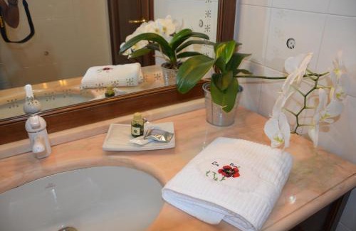 Calamandrana Bed & Breakfast | Guest Rated 10/10: Bed & Bistrò Che Piasì with Ocean Views