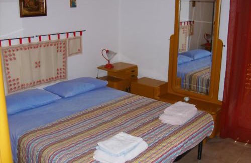Gioiosa Marea Bed & Breakfast | Cozy Retreat at Bed & Breakfast 5 Di Spade - Family-Friendly