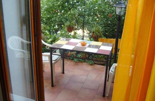 Gioiosa Marea Bed & Breakfast | Cozy Retreat at Bed & Breakfast 5 Di Spade - Family-Friendly