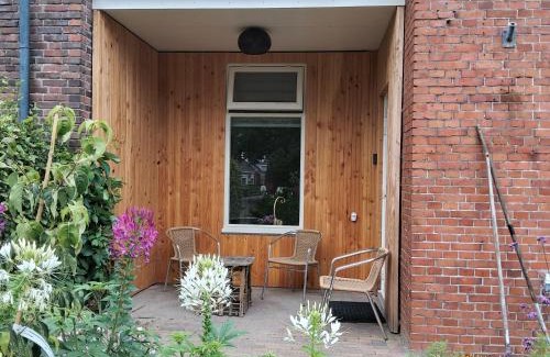 Ezinge Apartment | Charming Bed & Breakfast Appartement 't Haventje Awaits You