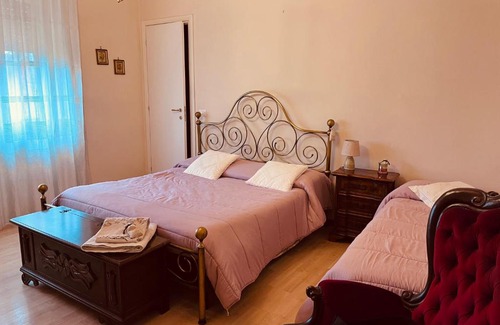 Serravalle Pistoiese Bed & Breakfast | Cozy Bed & Breakfast Benedetta with Hot Tub and Dining