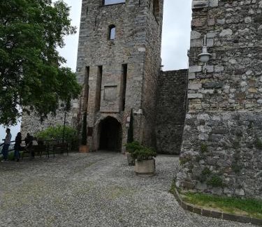Padenghe sul Garda Bed & Breakfast | Cozy Bed & Breakfast Castello: Family-Friendly Stay