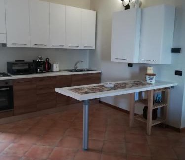 Padenghe sul Garda Bed & Breakfast | Cozy Bed & Breakfast Castello: Family-Friendly Stay