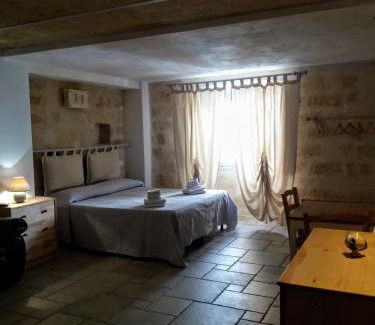 Santa Maria Bed & Breakfast | Cozy Bed & Breakfast Casa Lopez with Hot Tub & Breakfast