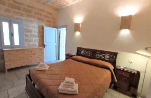 Santa Maria Bed & Breakfast | Cozy Bed & Breakfast Casa Lopez with Hot Tub & Breakfast
