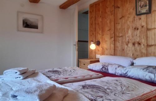 Assling Bed & Breakfast | Family-Friendly Haus Pinter with Breakfast & Kitchen Access