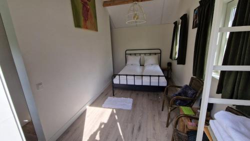 Oude Leede Bed & Breakfast | Welcoming Stay at Bed en Brood Donna with Breakfast & Kitchen