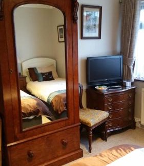 Higham Bed & Breakfast | Guest Favorite: Bed & Breakfast Fieldview with 9.6 Review Score