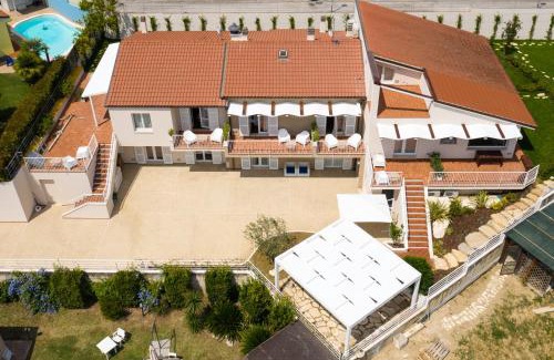 Villaggio Taunus Bed & Breakfast | Cozy bed&breakfast Filomare: Beachfront Retreat with Pets