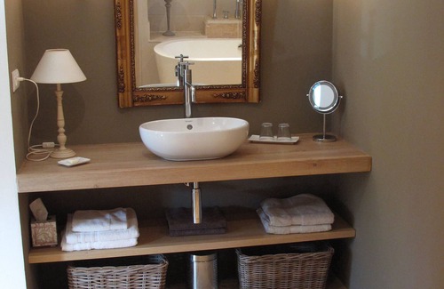 Loriol-du-Comtat House | Idyllic Bed & Breakfast in a Provencal Farmhouse with Pool