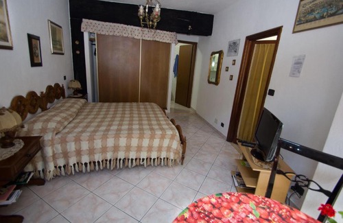 Masone Bed & Breakfast | Cozy Bed & Breakfast Il Giardino Fiorito: Pet Friendly Retreat