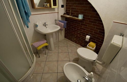 Masone Bed & Breakfast | Cozy Bed & Breakfast Il Giardino Fiorito: Pet Friendly Retreat