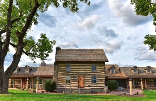 Staunton Bed & Breakfast | Historic Bed & Breakfast in 1795 Log Cabin with Kitchen