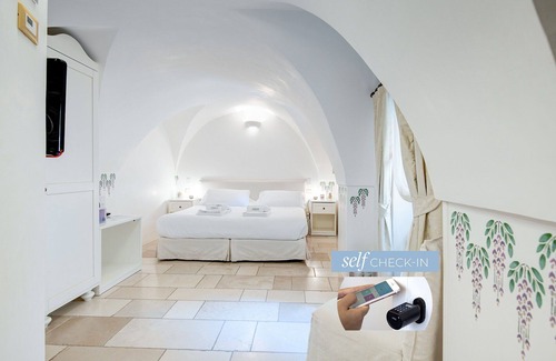 Carovigno Bed & Breakfast | Cozy Bed & Breakfast in Carovigno with Kitchen Amenities