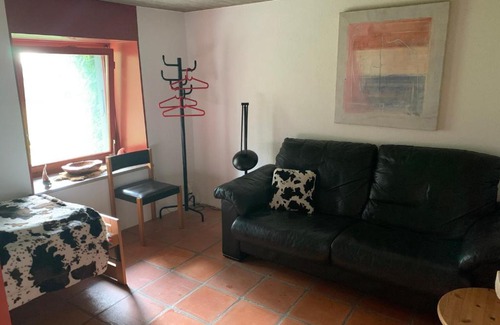 Zuzgen Bed & Breakfast | Artistic Bed & Breakfast in a Gallery with Family-Friendly Vibes