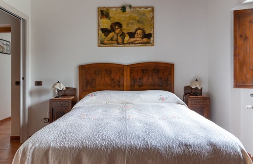 Arcevia Bed & Breakfast | Bed & Breakfast In vino veritas