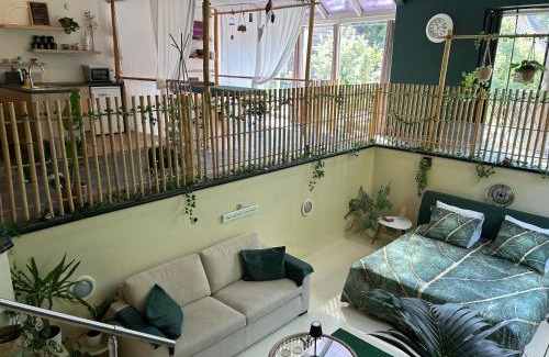 Maarheeze Bed & Breakfast | Experience Bed&Breakfast Kamersven with Oceanfront Bliss