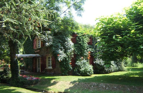 Paunat Bed & Breakfast | Pet-Friendly Retreat at Bed & Breakfast Le Moulin Neuf