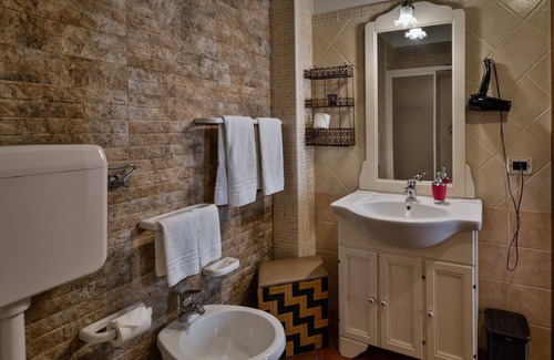 Terrasini Bed & Breakfast | Guest Rated Bed & Breakfast Le Oasi: Family-Friendly Stay