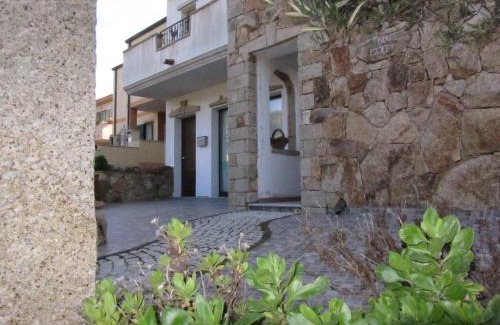 La Maddalena Bed & Breakfast | Cozy Oceanfront Retreat at Bed & Breakfast Mare Isole
