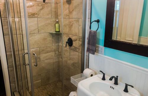 Edwardsburg Bed & Breakfast | Top-Rated Sutton Farm Bed and Breakfast with Family Amenities