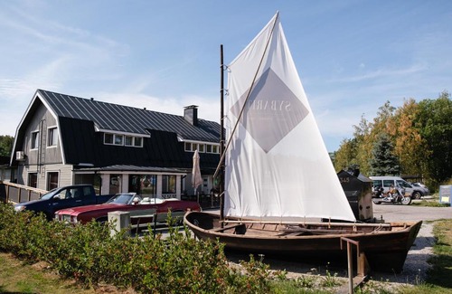 Pargas Bed & Breakfast | Inviting Bed & Breakfast Restaurang Sybarit with Hot Tub