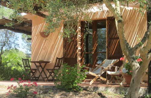 Cabras House | Oceanfront Retreat at Bed & Breakfast Sa Ingia - Rated 10/10