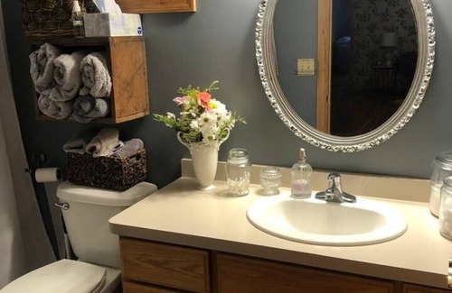 Pine City Bed & Breakfast | Cozy Bed & Breakfast Suite at The Wooded Retreat - 9.8/10