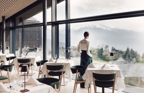 Maranza House | Inviting Untermüllerhof Bed & Breakfast with Ocean Views