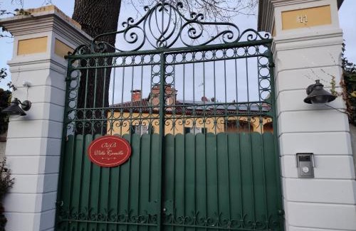Ivrea Bed & Breakfast | Experience Villa Camilla: 4-Star Poolside Retreat