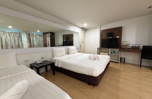 Nonthaburi Hotel | Relax at Bed by Cruise: Family-Friendly Getaway Awaits