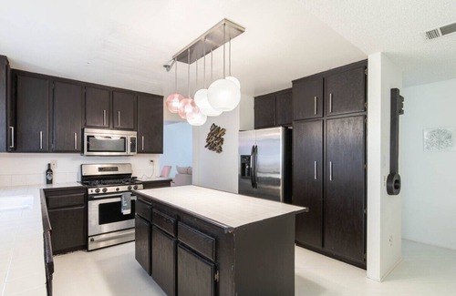 San Bernardino House | Bed Comfort Oasis: Top-Rated Stay Near Glen Helen & Univ