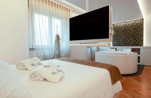 Bergamo Apartment | Indulge at Bed&Dreams in Bergamo with Jacuzzi & Hot Tub