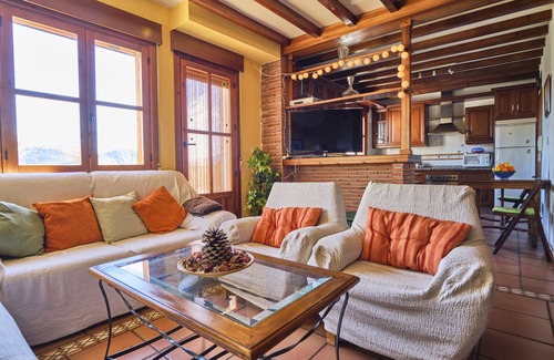 Conchar Cottage | Tranquil Valley Retreat with Pool and Spa Amenities