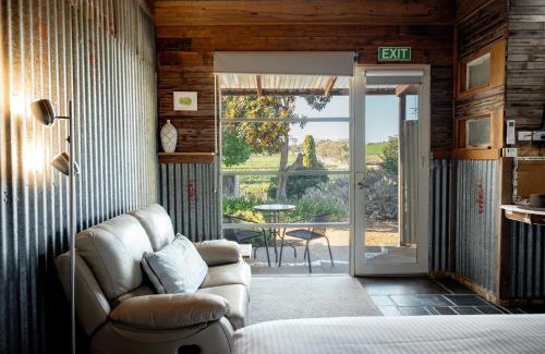 Upper Wakefield Bed & Breakfast | Vineyard Retreat: Guest Rated 9.8, Family-Friendly Stay