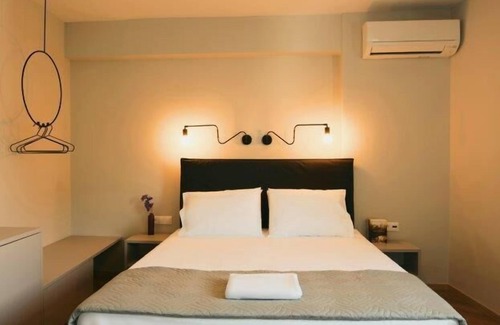 Monastiraki Hotel | Top-Rated BED in Athens: Family-Friendly & Accessible Stay