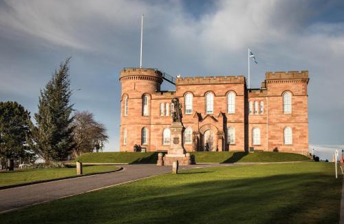 Inverness City Centre Apartment | Guest Rated 10/10 at Bed on the Brae - Pet & Child Friendly