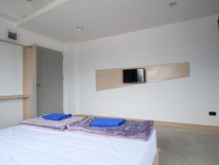 Srisa Chorakhe Noi Hotel | Welcoming Bed-room at Suvarnabhumi Airport -SHA- for Families