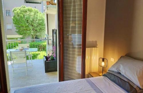 Valeggio sul Mincio Apartment | Cozy Bed & Smile: Guest Rated 9/10 & Accessible Comfort