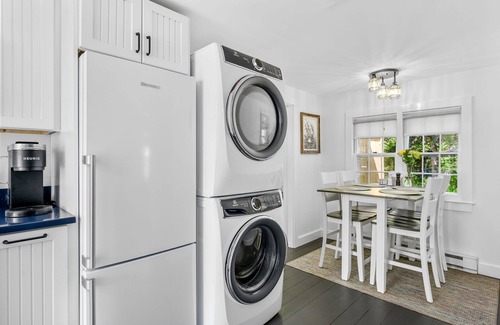 Orleans House | Cozy 1 Bedroom with Den Near Skaket Beach - Guest Rated 10/10