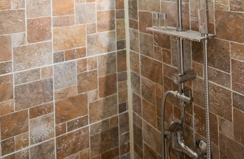 Oradea Apartment | Discover Bed&Wine: Top-Rated Stay in Oradea Center