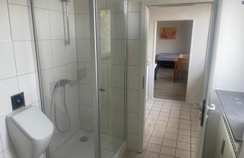 Wolfsanger Apartment | Cozy Bed4You Gästehaus 2 - Pet & Child Friendly Retreat