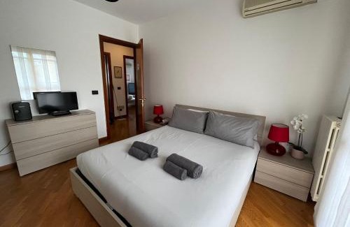 San Donato Milanese House | Comfortable Stay at Eni Torri Lombarde, Pet Friendly B&B