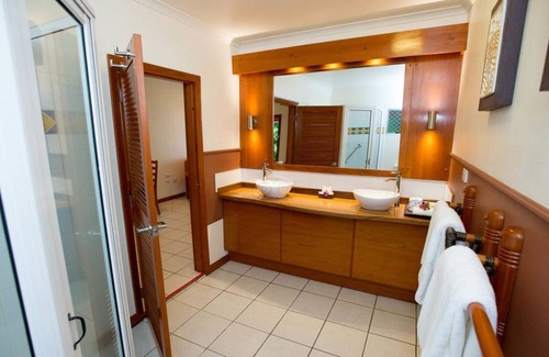 Sunset Strip Hotel | Experience Bedarra Beach Inn: Rated 9.4 with Pool & Spa