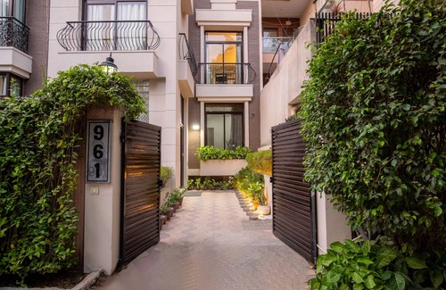 Sector 40 Apartment | Comfortable BedChambers Serviced Apartments Sector40