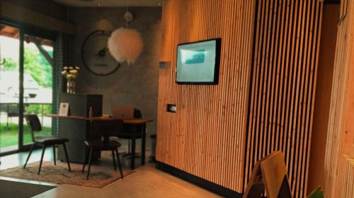 Contrexeville Hotel | Inviting Beddy-bye Hôtel with Ocean Views & Pool Access